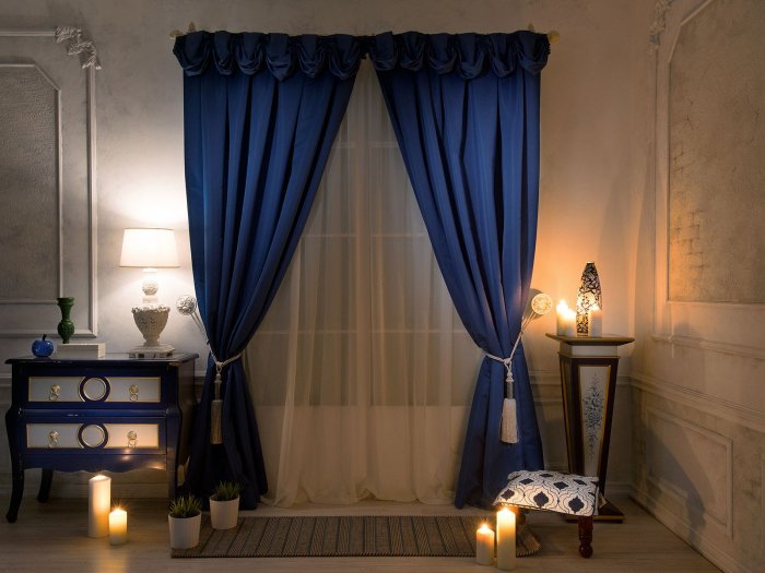 Blue curtains1